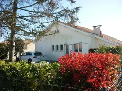 Jardin de l'établissement maison aigrefeuille 20 mn mer