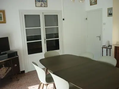 Télévision ou salle de divertissement dans l'établissement maison aigrefeuille 20 mn mer