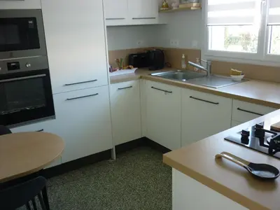 Cuisine ou kitchenette dans l'établissement maison aigrefeuille 20 mn mer