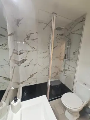 Salle de bains dans l'établissement Le République Grand Studio Wi-Fi / Netflix