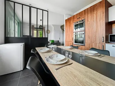 Plan de l'établissement Maison lumineuse avec terrasse en plein centre