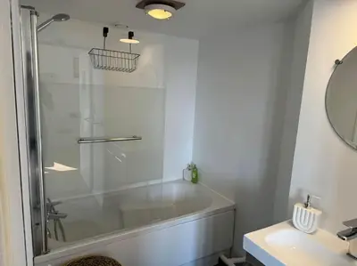 Salle de bains dans l'établissement ღ L'Entr'Act • Au cœur de ville et du vieux Port