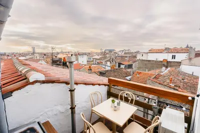 Balcon ou terrasse dans l'établissement Élégance Rochelaise avec Terrasse