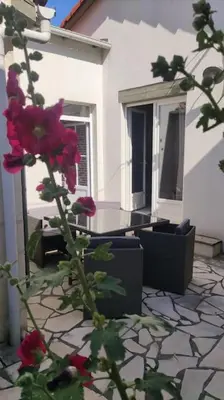 Jardin de l'établissement 2 pas de la mer sans vis à vis