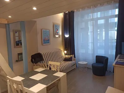 Coin salon dans l'établissement Demain l'Océan Hyper-centre La Rochelle - Sans le Kit linge ni ménage