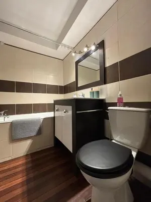 Salle de bains dans l'établissement La Parenthèse Rochelaise