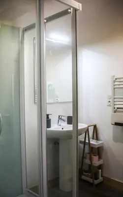 Salle de bains dans l'établissement Appartement lumineux de 35m² en centre-ville