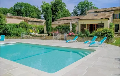 Piscine de l'établissement Awesome Home In Souvigne ou située à proximité