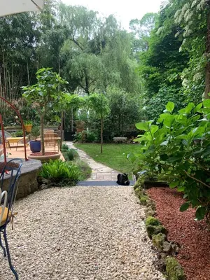 Jardin de l'établissement Manoir des Comtes