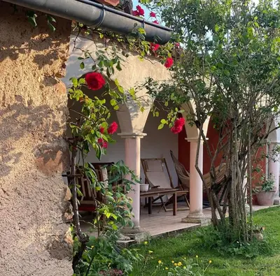 Jardin de l'établissement Le Prieuré du Vigeant