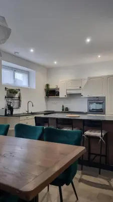 Cuisine ou kitchenette dans l'établissement Appartement neuf avec garage + fibre