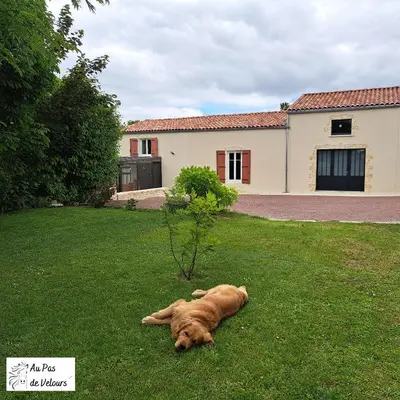 Jardin de l'établissement Au Pas de Velours