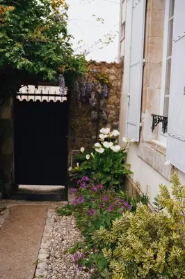 Jardin de l'établissement Chez Guilem chambre jaune