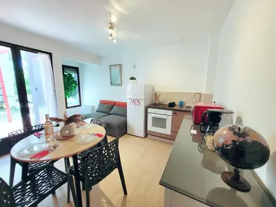 Cuisine ou kitchenette dans l'établissement Appartement 2 chambres centre-ville avec terrasse