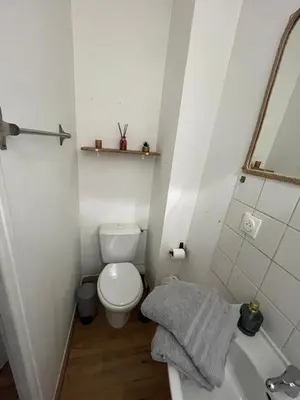 Salle de bains dans l'établissement Studio calme plein centre