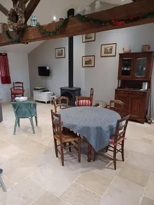 Cuisine ou kitchenette dans l'établissement La bergerie de Genouse