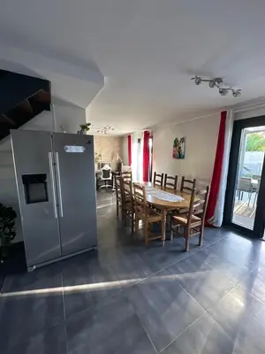Cuisine ou kitchenette dans l'établissement Teresa Beauté - grande maison 4 chambres proche La Rochelle Ile de Ré avec piscine