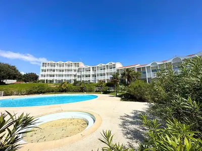 Piscine de l'établissement Vue Mer et Piscine, avec Balcon - 1 min de la plage ou située à proximité