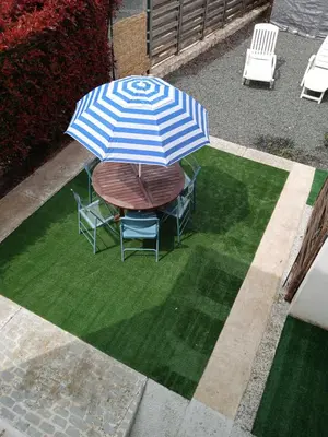 Jardin de l'établissement Maison spacieuse proche de la Mer