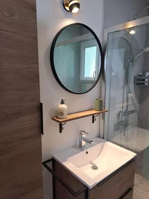 Salle de bains dans l'établissement Pour des vacances ideales