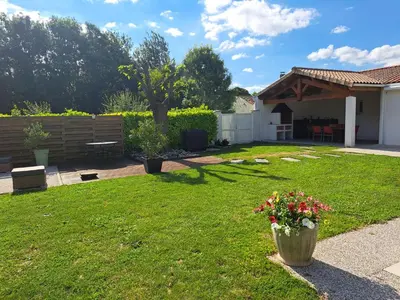 Jardin de l'établissement Pour des vacances ideales