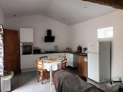 Cuisine ou kitchenette dans l'établissement Chez Mamisa
