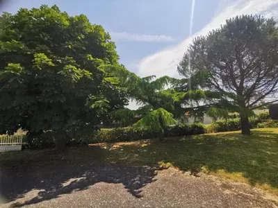 Jardin de l'établissement Gîte Natura Bella