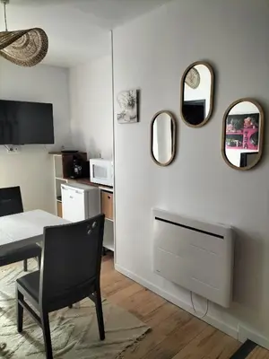 Cuisine ou kitchenette dans l'établissement Les 2 Tours