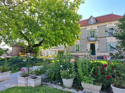 Jardin de l'établissement La Métairie au milieu des vignes