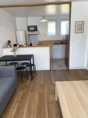 Cuisine ou kitchenette dans l'établissement La maison des rêves t4 avec jardin