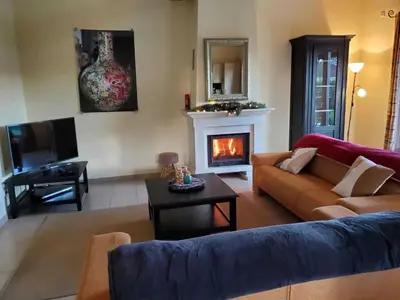 Coin salon dans l'établissement Villa in Les Forges with Golf & Pool Access