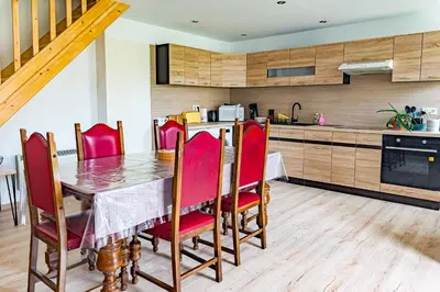 Cuisine ou kitchenette dans l'établissement Gîte de Chantemerlière
