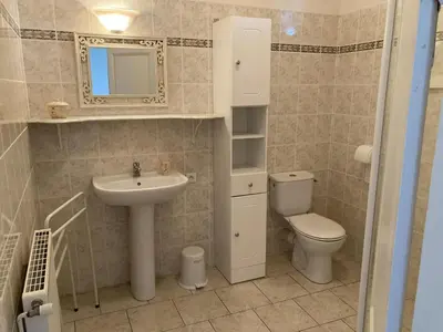 Salle de bains dans l'établissement Gite du theil au servant
