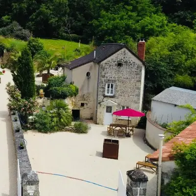 Gîte - petite maison proche du Futuroscope