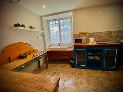 Cuisine ou kitchenette dans l'établissement Gîte Duplex Vallée de la Vienne