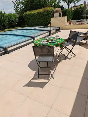 Piscine de l'établissement La revetizon ou située à proximité