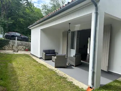 Jardin de l'établissement Nickis house