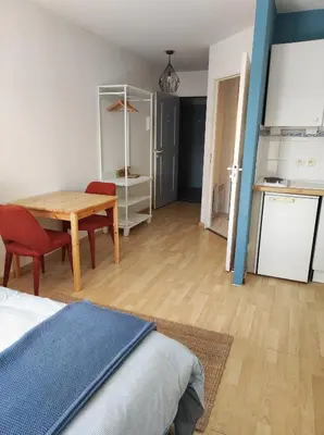 Cuisine ou kitchenette dans l'établissement Les Jasmins d'Aytré
