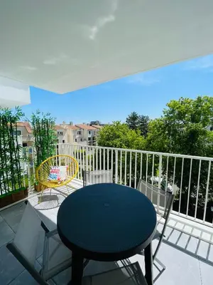 Balcon ou terrasse dans l'établissement T2 neuf quartier Vieux Port avec ascenseur et terrasse