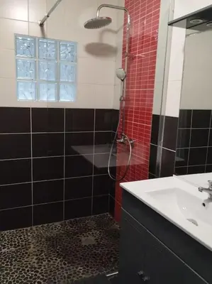 Salle de bains dans l'établissement Gîte le Vieux Moulin