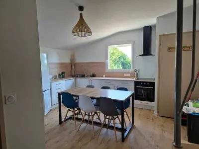 Cuisine ou kitchenette dans l'établissement Gite Pamproux 79