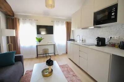 Cuisine ou kitchenette dans l'établissement G6 Appartement Climatisé au calme centre Angouleme