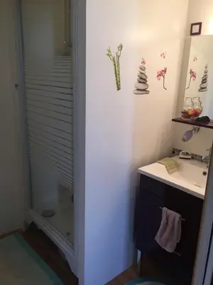 Salle de bains dans l'établissement Chambre chez l'habitant, Au moulin du Bonheur