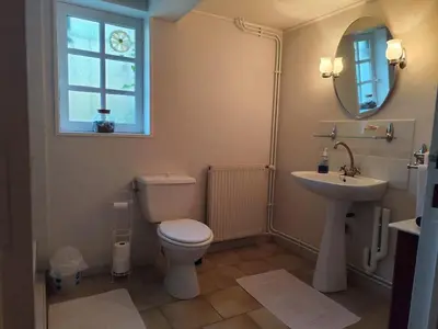 Salle de bains dans l'établissement Jolie chambre indépendante avec salle d'eau privée