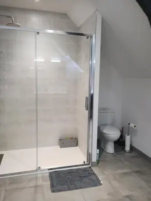 Salle de bains dans l'établissement Chambres chez l'habitant proche sortie A10