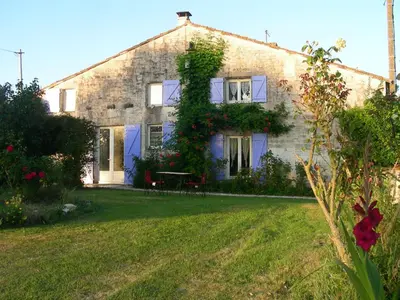 Jardin de l'établissement Chambres d'hôtes entre Niort et Marais Poitevin