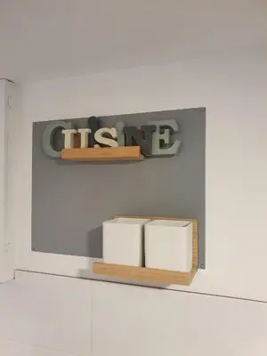 Plan de l'établissement Joli studio décoré proximité cure centre ville