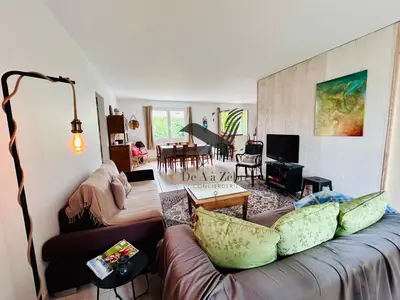 Télévision ou salle de divertissement dans l'établissement ChaviD 17 - Spacieuse maison avec jardin