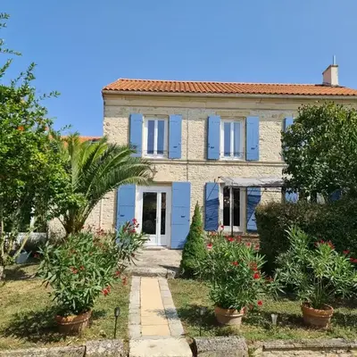 Maison de vacances en pierre avec piscine