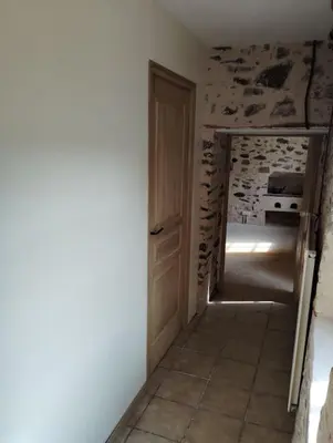 Plan de l'établissement la longère du plessis Mornay, 30 min du Puy du fo, wifi, parking, jardin